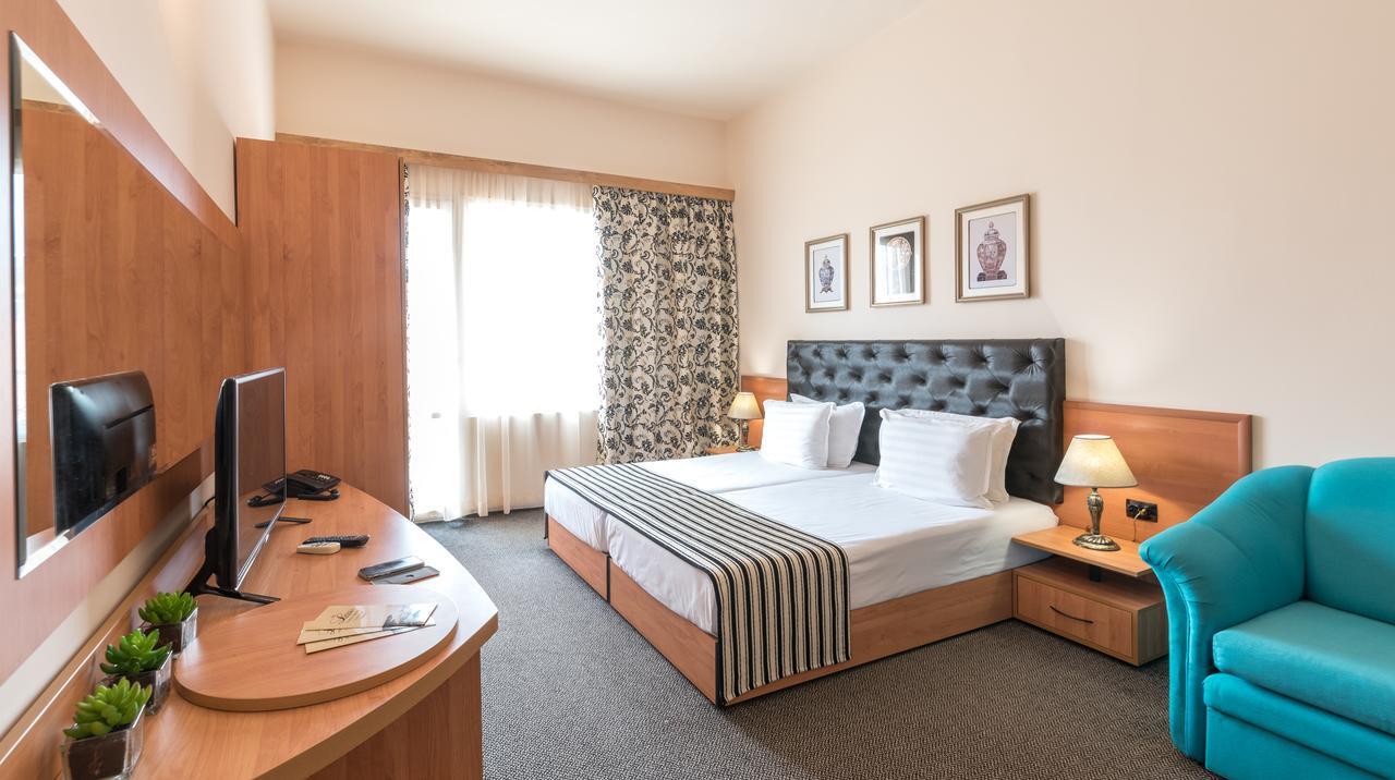 Lotus Family Hotel - Free Parking Sunny Beach Ngoại thất bức ảnh